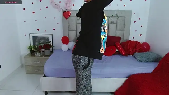 Snapshot of Caius_fox chatting on February 23, 11:29 am Caius fox online show from February 23, 11:29 am