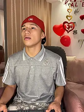 Snapshot of Dominik_Souza chatting on February 24, 1:42 pm Dominik Souza online show from February 24, 1:42 pm