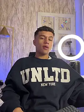 Snapshot of Dominik_Souza chatting on February 28, 12:50 pm Dominik Souza online show from February 28, 12:50 pm