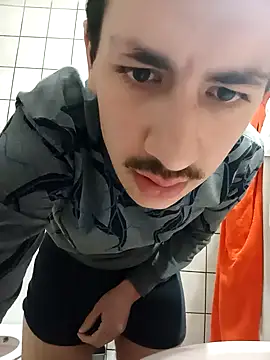 Snapshot of Etlipro-53 chatting on March 2, 6:59 pm Etlipro-53 online show from March 2, 6:59 pm