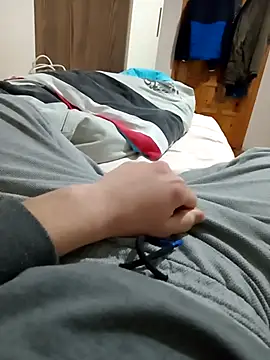 Snapshot of Etlipro-53 chatting on March 3, 8:59 pm Etlipro-53 online show from March 3, 8:59 pm