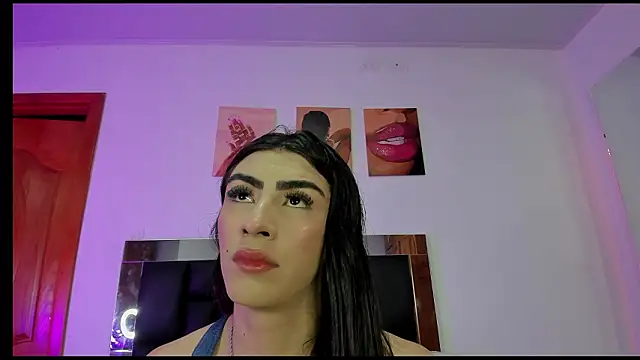 Snapshot of Isabella_Moon9 chatting on February 5, 11:15 am Isabella Moon9 online show from February 5, 11:15 am