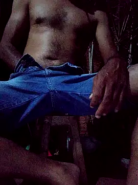 Snapshot of negrim10 chatting on February 6, 2:27 am negrim10 online show from February 6, 2:27 am