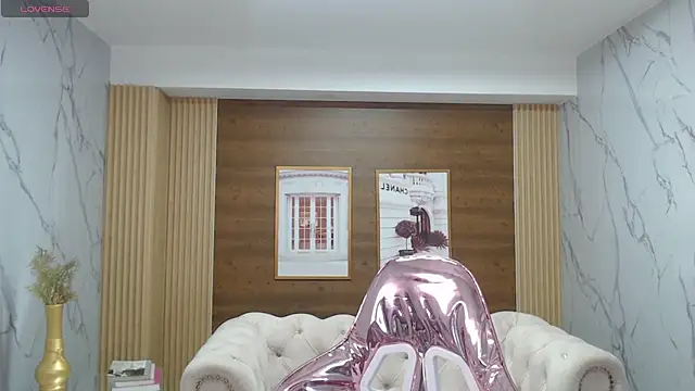 Snapshot of sarita_09_s chatting on February 23, 8:06 pm sarita 09 s online show from February 23, 8:06 pm