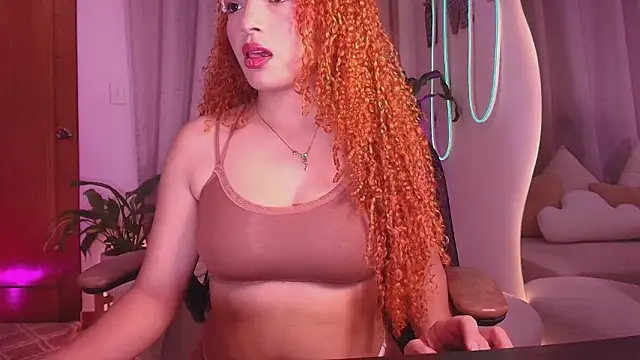 Snapshot of _lindapynk_ chatting on February 13, 8:49 pm lindapynk online show from February 13, 8:49 pm