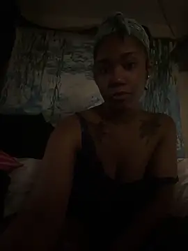 Snapshot of Ebonythroat777 chatting on February 28, 11:44 am Ebonythroat777 online show from February 28, 11:44 am