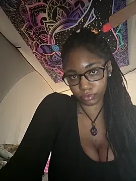 Snapshot of Ebonythroat777 chatting on April 7, 11:37 pm Ebonythroat777 online show from April 7, 11:37 pm