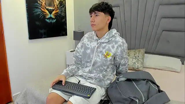 Raphael Nyon online show from February 25, 11:31 am