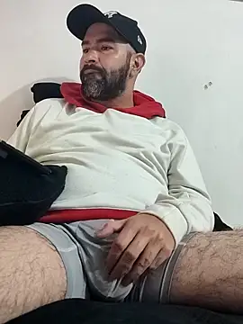 Snapshot of hairyandbigmann chatting on February 3, 11:48 am hairyandbigmann online show from February 3, 11:48 am