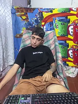 Snapshot of MichaelMiller20261 chatting on February 2, 3:33 pm MichaelMiller20261 online show from February 2, 3:33 pm