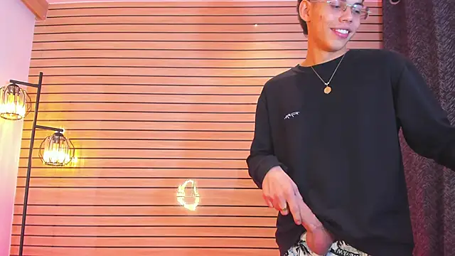 TheBatMansion online show from April 5, 4:53 am