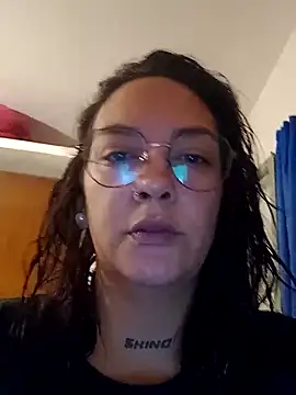 Snapshot of kuramaqueen chatting on February 7, 1:09 am kuramaqueen online show from February 7, 1:09 am