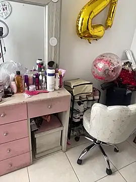 Snapshot of sweetlove- chatting on April 23, 5:59 pm sweetlove- online show from April 23, 5:59 pm