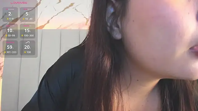 mia serena  online show from February 10, 7:40 pm