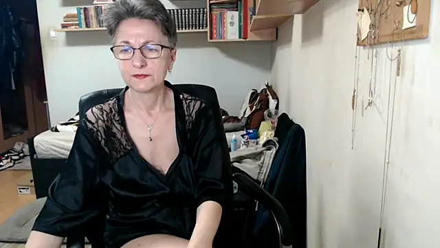 katemodel online show from October 5, 7:07 am