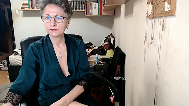 katemodel online show from October 12, 6:12 am