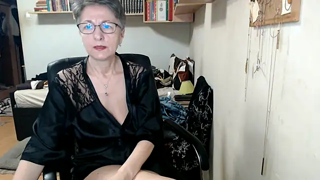 katemodel online show from October 17, 6:38 am