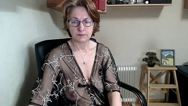 Snapshot of katemodel chatting on April 19, 6:24 am katemodel online show from April 19, 6:24 am