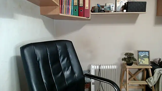 Snapshot of katemodel chatting on April 21, 7:03 am katemodel online show from April 21, 7:03 am