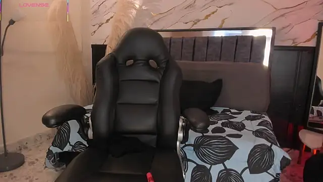 Zoe dream  online show from February 9, 9:30 pm