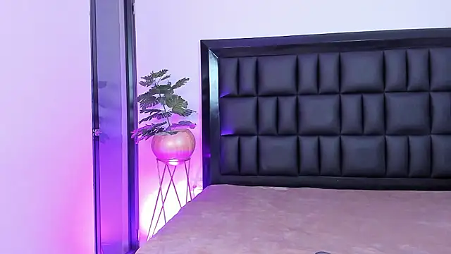 mia roosee1 online show from March 19, 6:06 am