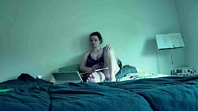 Snapshot of RomeoSol69m chatting on April 1, 5:32 pm RomeoSol69m online show from April 1, 5:32 pm