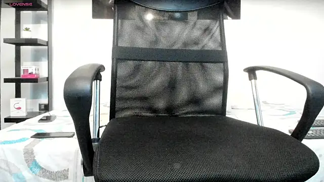 milo cruz  online show from April 4, 5:06 am