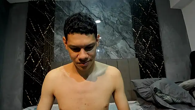 Snapshot of milo_cruz_ chatting on June 25, 5:12 am milo cruz online show from June 25, 5:12 am