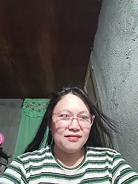 Snapshot of hotpinay_45 chatting on April 24, 4:15 am hotpinay 45 online show from April 24, 4:15 am