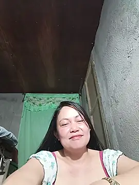 Snapshot of hotpinay_45 chatting on May 22, 9:37 am hotpinay 45 online show from May 22, 9:37 am