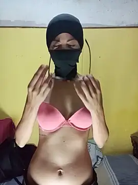 Lilijms97  online show from June 19, 3:44 am
