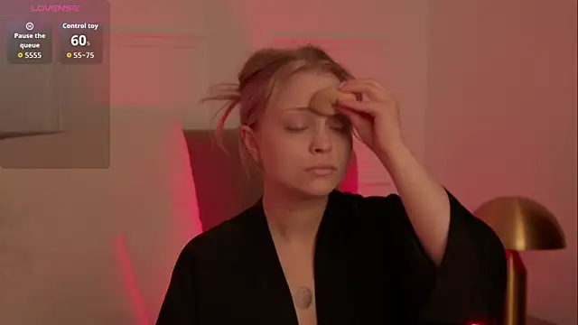 MollyHilton online show from March 25, 6:03 pm