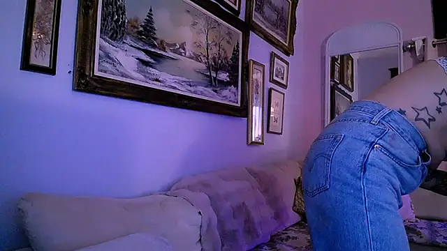 Snapshot of BobbyNSadie chatting on February 18, 2:18 am BobbyNSadie online show from February 18, 2:18 am