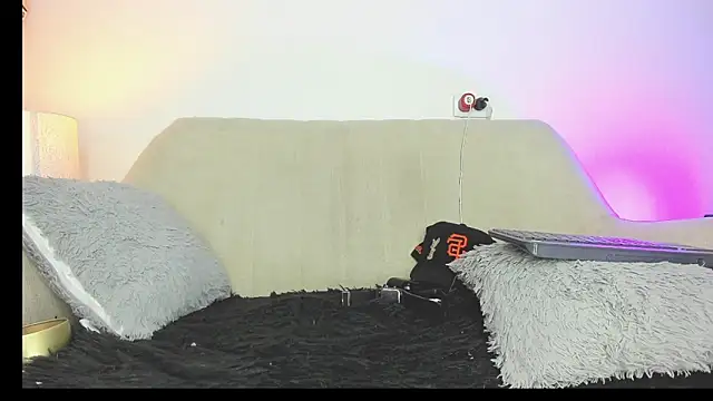 Snapshot of drakomilck1 chatting on February 28, 6:09 pm drakomilck1 online show from February 28, 6:09 pm