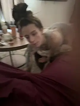 Snapshot of hotbofdad chatting on February 12, 7:53 pm hotbofdad online show from February 12, 7:53 pm