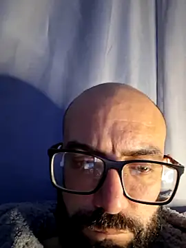 Snapshot of Robsonitj90 chatting on June 7, 6:17 am Robsonitj90 online show from June 7, 6:17 am