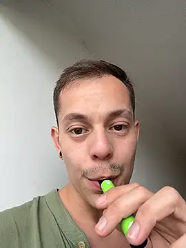 AxelMuller online show from February 8, 1:03 pm