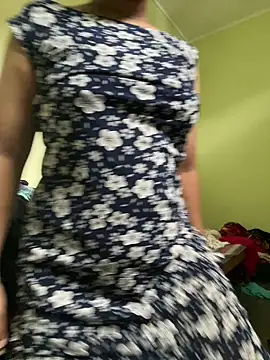 Snapshot of exoticshruti chatting on May 3, 5:57 am exoticshruti online show from May 3, 5:57 am