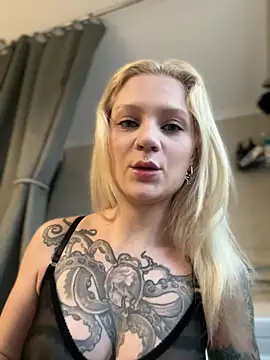 BlondeDoll  online show from February 11, 5:12 am