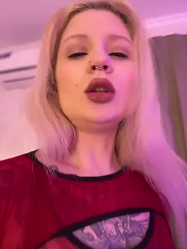 BlondeDoll  online show from March 5, 5:14 am