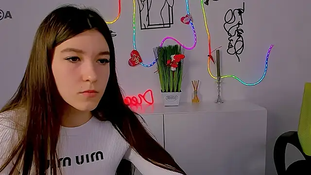 Snapshot of elis_sunny chatting on February 13, 6:20 am elis sunny online show from February 13, 6:20 am