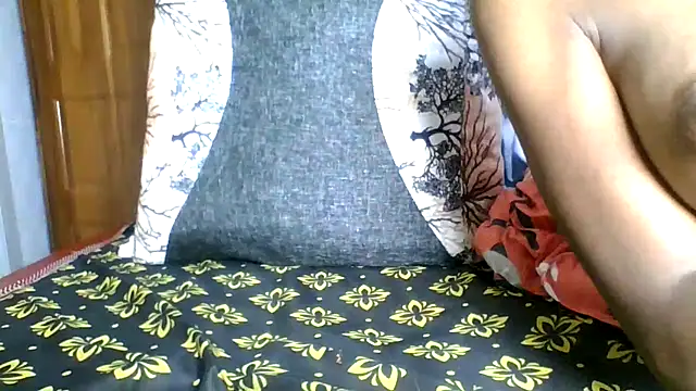 Snapshot of Littlegoddess19 chatting on April 29, 2:59 am Littlegoddess19 online show from April 29, 2:59 am
