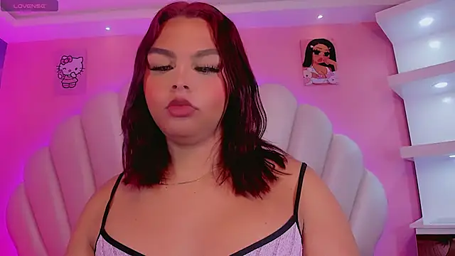 Snapshot of Maia_Hotts chatting on February 7, 12:09 pm Maia Hotts online show from February 7, 12:09 pm