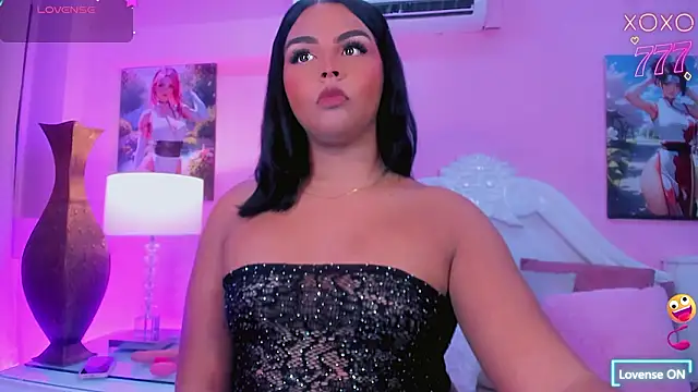 Maia Hotts online show from March 30, 7:48 pm