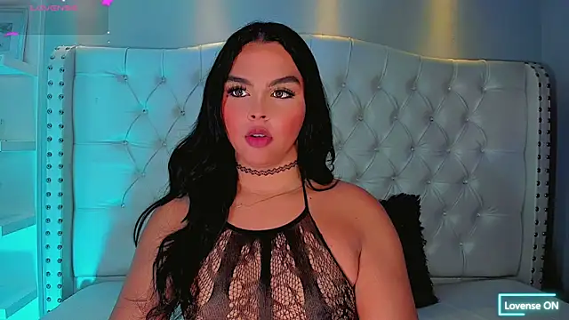 Snapshot of Maia_Hotts chatting on May 24, 8:25 pm Maia Hotts online show from May 24, 8:25 pm