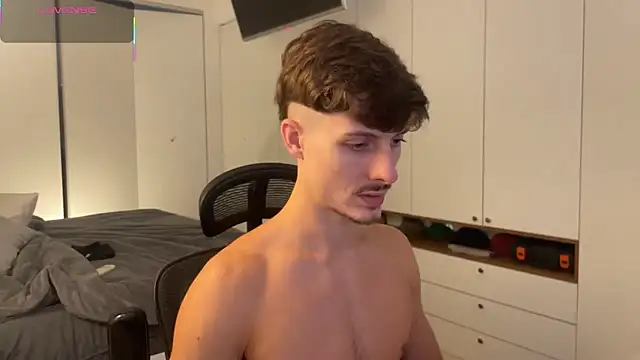 Snapshot of vitoraugustoxxx chatting on March 3, 8:26 pm vitoraugustoxxx online show from March 3, 8:26 pm