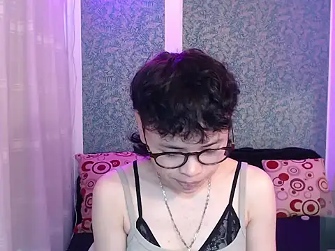 Snapshot of samantta_ink chatting on February 9, 2:21 pm samantta ink online show from February 9, 2:21 pm