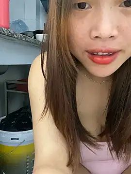 Snapshot of Emxinhka1 chatting on July 17, 3:46 am Emxinhka1 online show from July 17, 3:46 am