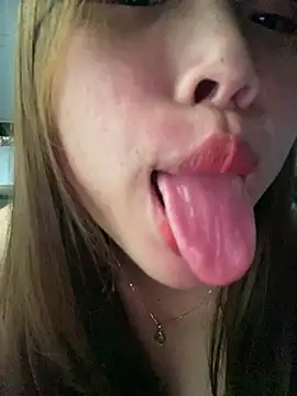 Snapshot of Emxinhka1 chatting on July 29, 2:48 pm Emxinhka1 online show from July 29, 2:48 pm
