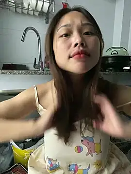 Snapshot of Emxinhka1 chatting on July 31, 4:17 pm Emxinhka1 online show from July 31, 4:17 pm
